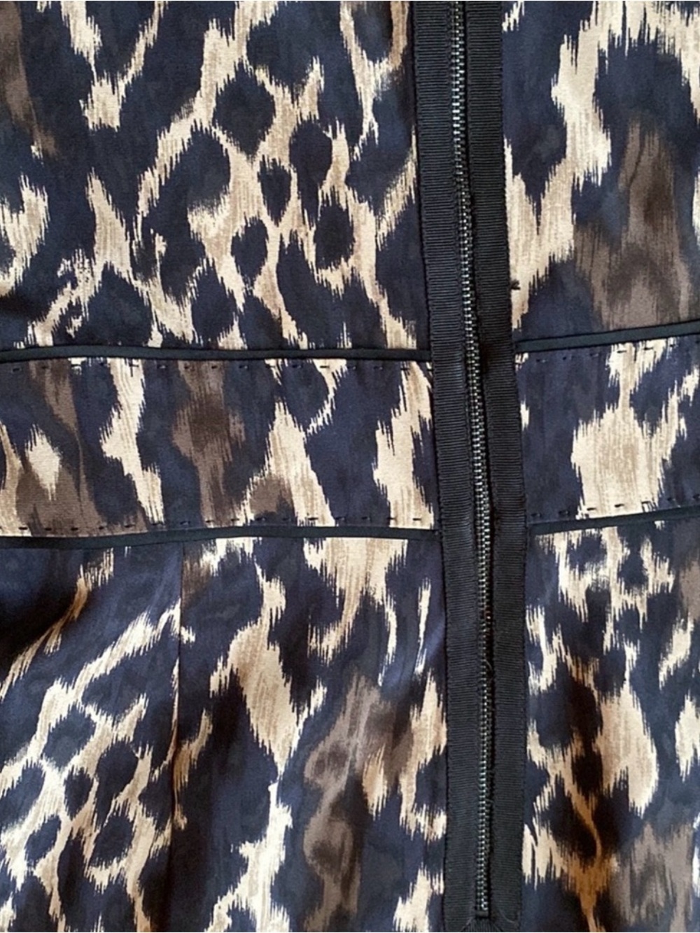 Elie Tahari Britney Silk Animal
Print Sheath Dress - Picture 5 of 11